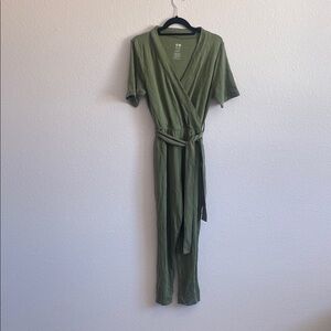 Kindred Bravely NWOT maternity/postpartum Wrap Jumpsuit